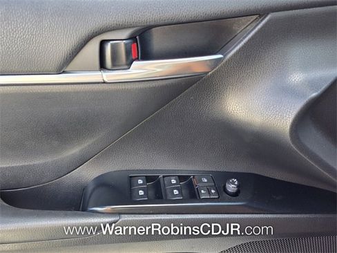 Used 2020 Toyota Camry SE image 28