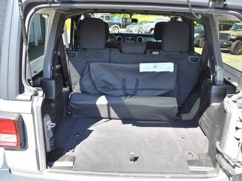 Used 2021 Jeep Wrangler Unlimited Sahara image 37