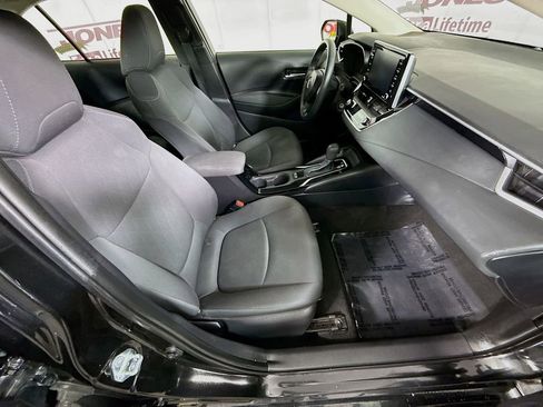 Certified 2021 Toyota Corolla LE image 29