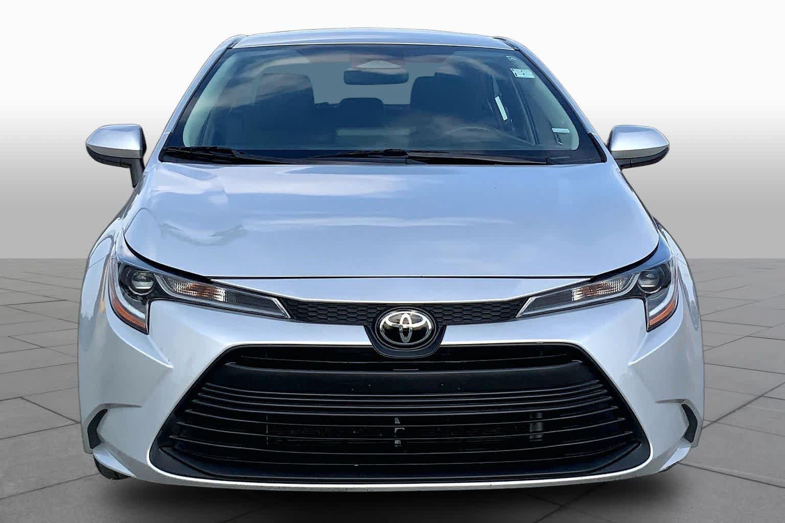 Used 2024 Toyota Corolla LE FWD image 4