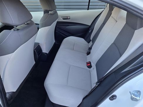Used 2022 Toyota Corolla LE image 10