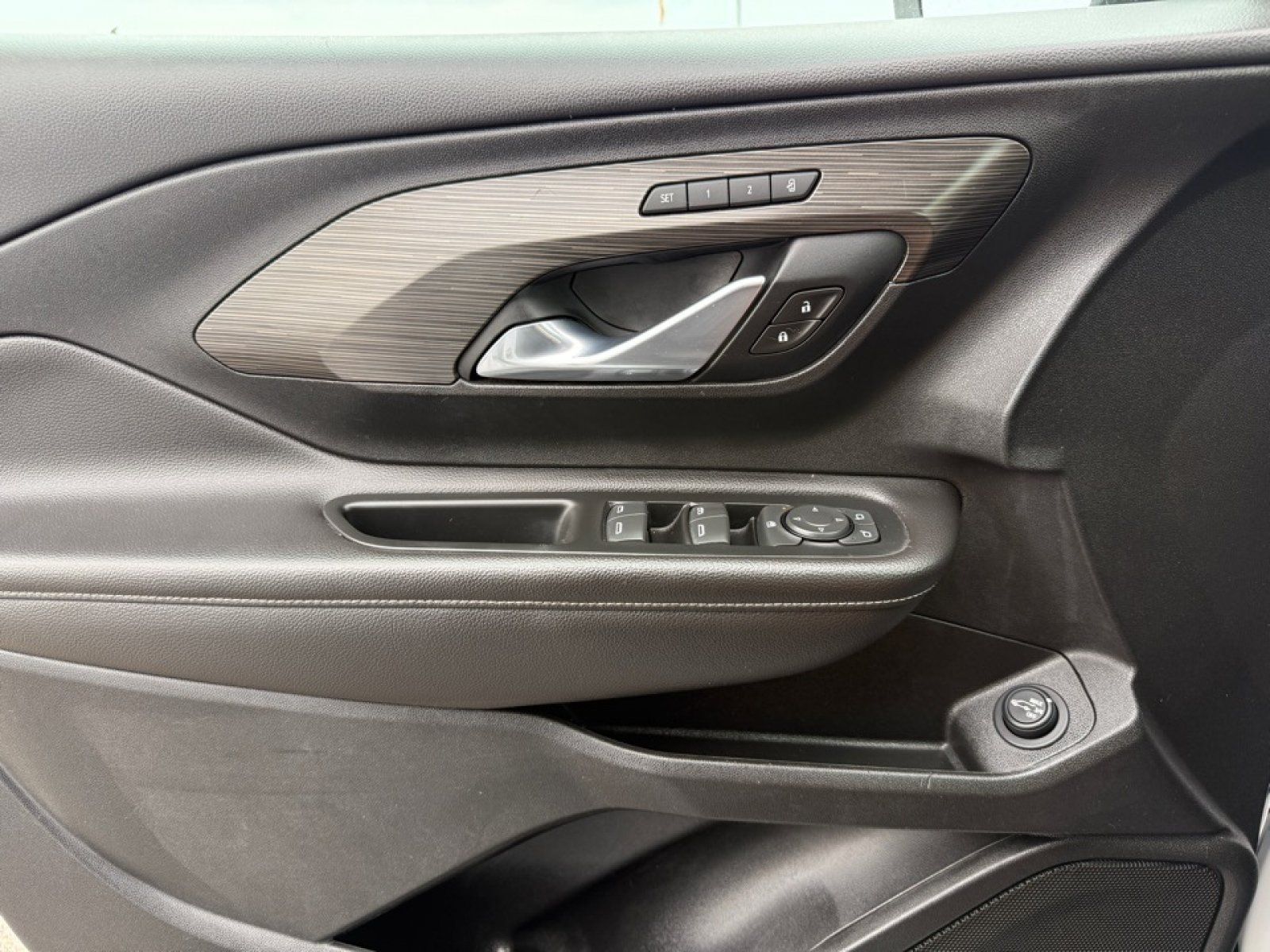 Used 2022 GMC Terrain SLT FWD image 34