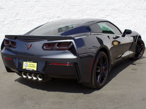 Used 2017 Chevrolet Corvette Stingray Coupe RWD image 8