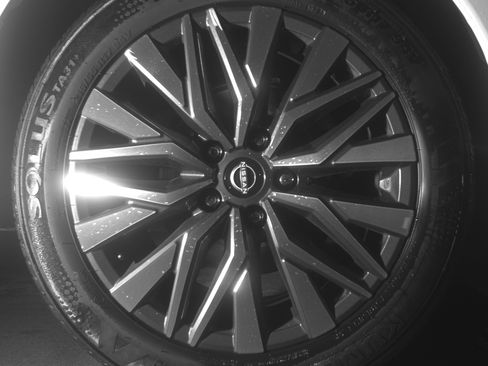 Used 2025 Nissan Altima 2.5 SV image 15