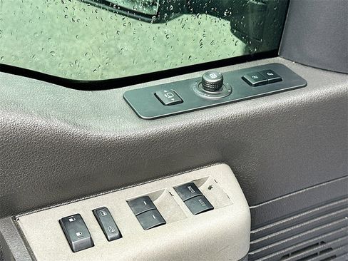 Used 2014 Ford F250 Lariat w/ Lariat Interior Package image 21