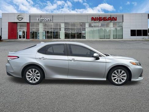 Used 2020 Toyota Camry LE FWD image 8