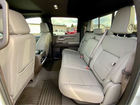 Used 2022 Chevrolet Silverado 1500 LTZ w/ LTZ Premium Package image 32