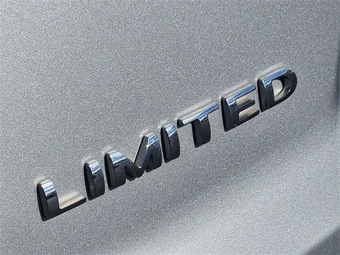 Used 2017 Ford Explorer Limited image 13