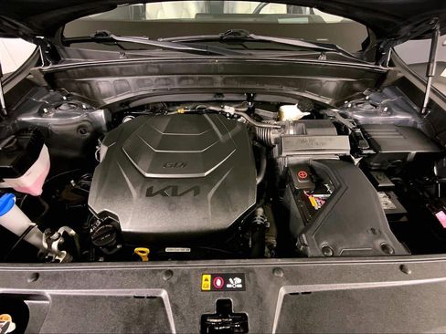 Used 2024 Kia Telluride SX Prestige w/ Towing Package AWD/4WD image 10