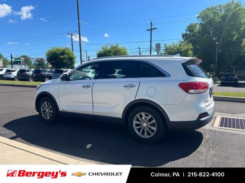 Used 2016 Kia Sorento AWD w/ LX Convenience Package image 4
