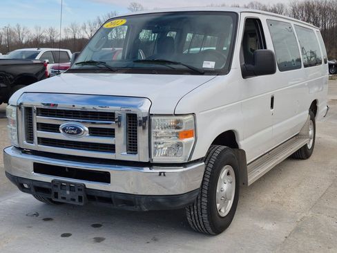 Used 2012 Ford E-350 and Econoline 350 XLT image 3