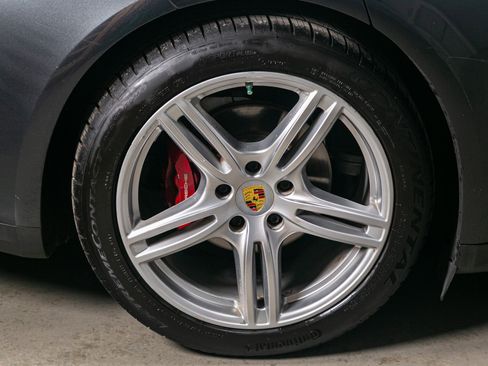 Used 2018 Porsche Panamera 4 image 21