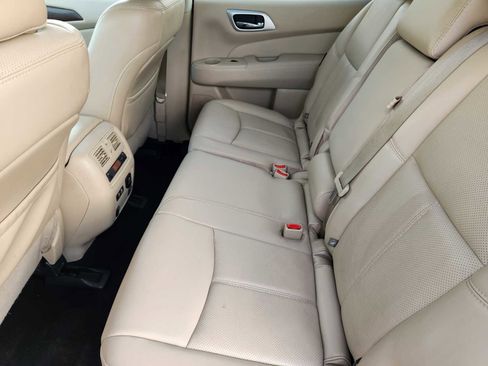 Used 2020 Nissan Pathfinder Platinum image 31