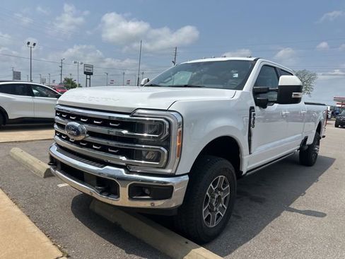 Used 2023 Ford F350 Lariat w/ Lariat Ultimate Package AWD/4WD image 2