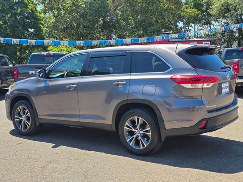 Used 2019 Toyota Highlander LE image 31