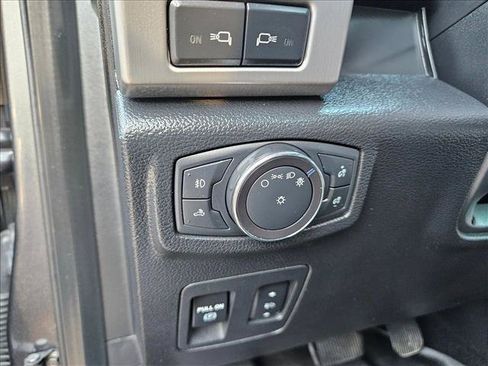 Used 2018 Ford F150 Platinum w/ Equipment Group 701A Luxury AWD/4WD image 25