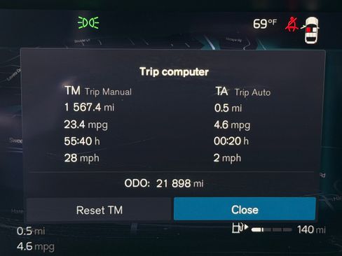 Certified 2023 Volvo XC60 B5 Plus w/ Climate Package image 18