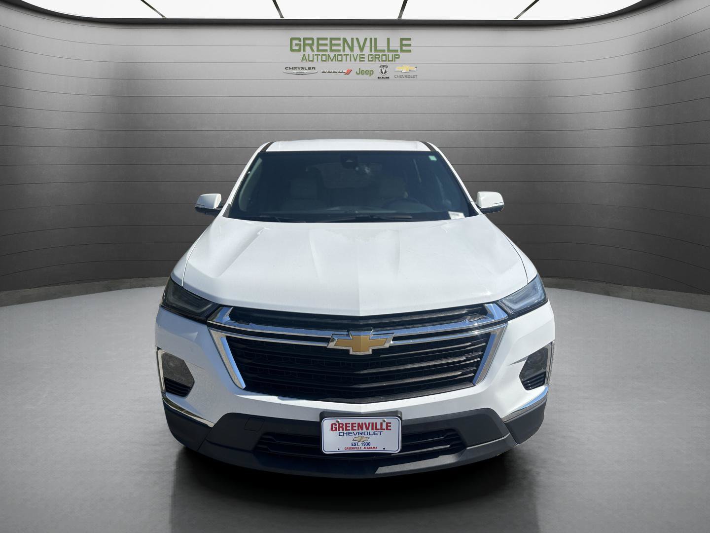 Used 2023 Chevrolet Traverse LS FWD image 2