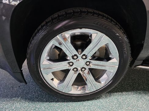 Used 2017 GMC Yukon Denali w/ Open Road Package image 12