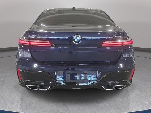 Certified 2023 BMW 760i xDrive AWD/4WD image 7