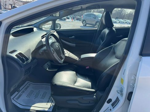 Used 2011 Toyota Prius Three image 9