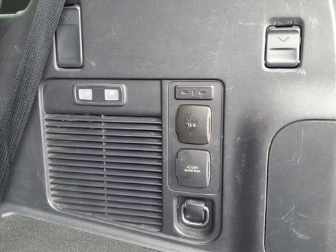 Used 2025 Ford Expedition Active image 14