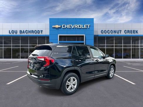 Used 2024 GMC Terrain SLE AWD/4WD image 8
