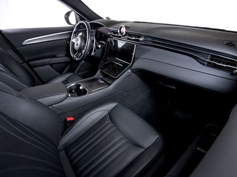 Used 2023 Maserati Grecale GT image 46