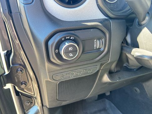 Used 2024 Jeep Gladiator Sport image 29