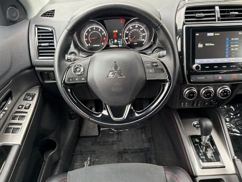 Used 2024 Mitsubishi Outlander Sport SE image 16