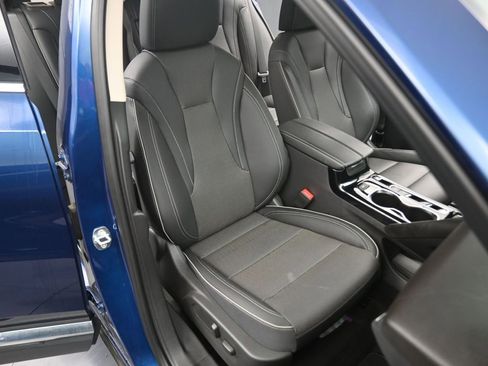Used 2023 Buick Envision Essence FWD image 13