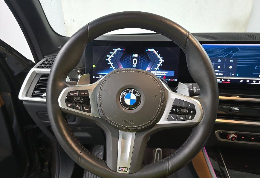 Used 2025 BMW X5 xDrive40i w/ Executive Package AWD/4WD image 3