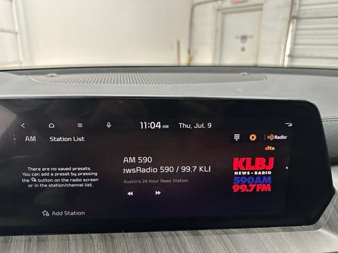 Used 2024 Kia Telluride EX w/ EX Captain's Chair Package FWD image 19