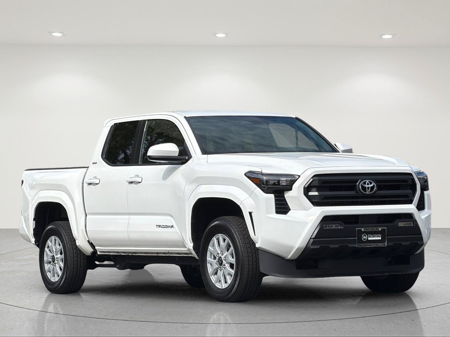 Used 2026 Toyota Tacoma SR5 AWD/4WD image 7