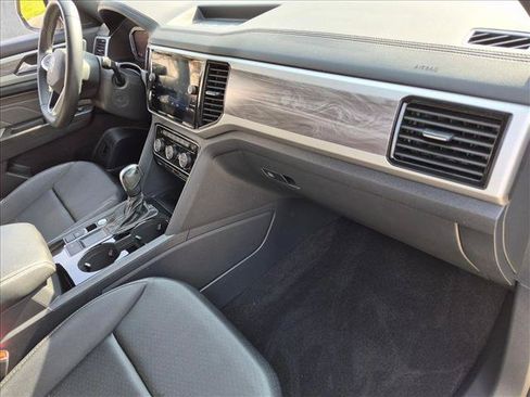 Used 2023 Volkswagen Atlas Cross Sport SE FWD image 20