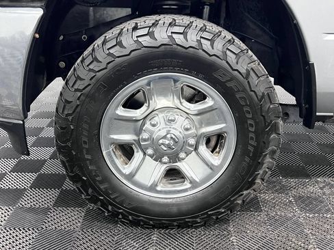 Used 2024 RAM 3500 Tradesman w/ Chrome Appearance Group AWD/4WD image 11