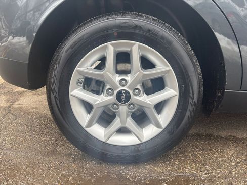 Used 2025 Kia Soul LX w/ LX Technology Package image 28