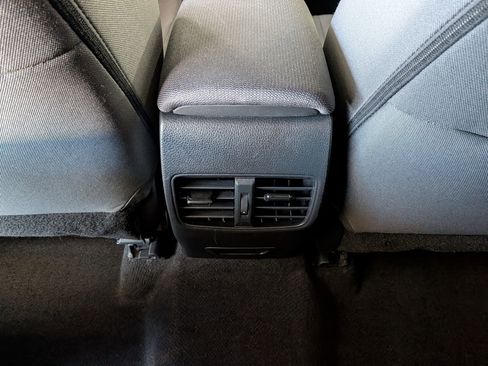 Certified 2023 Toyota Corolla Cross LE image 27