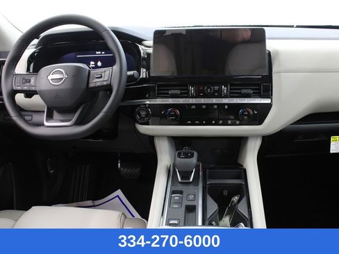 New 2026 Nissan Pathfinder SL image 8