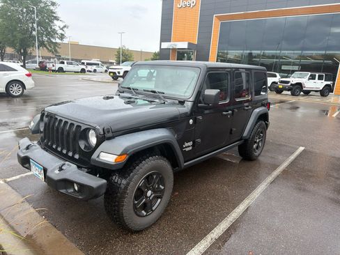 Used 2018 Jeep Wrangler Unlimited Sport S AWD/4WD image 2