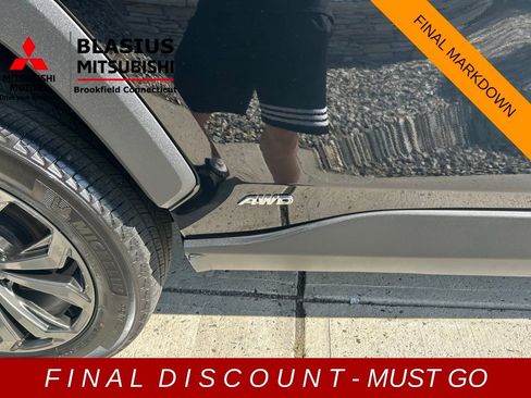 Used 2023 Toyota RAV4 Limited image 6