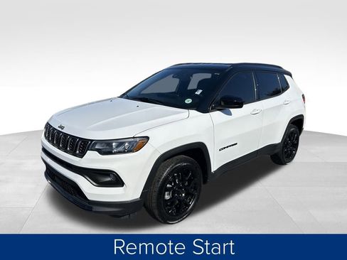 Used 2024 Jeep Compass Latitude w/ Convenience Group image 13