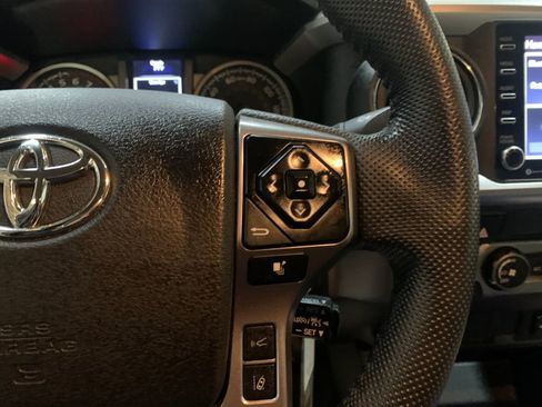 Used 2022 Toyota Tacoma SR5 w/ SR5 Appearance Package (SM) AWD/4WD image 28