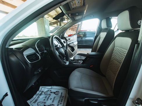 Used 2018 Chevrolet Equinox LS image 10