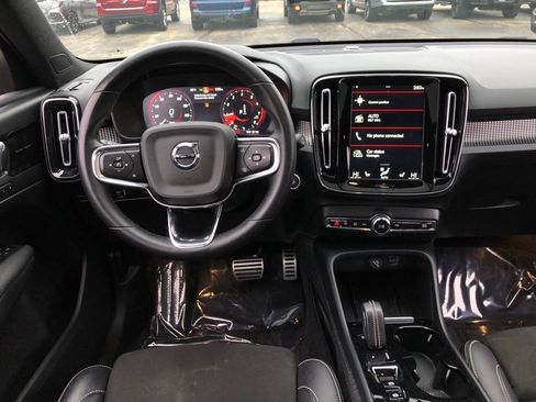 Used 2022 Volvo XC40 T5 R-Design w/ Advanced Package image 17