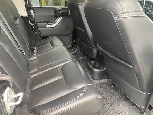 Used 2013 Jeep Wrangler Unlimited Sahara w/ Connectivity Group AWD/4WD image 11