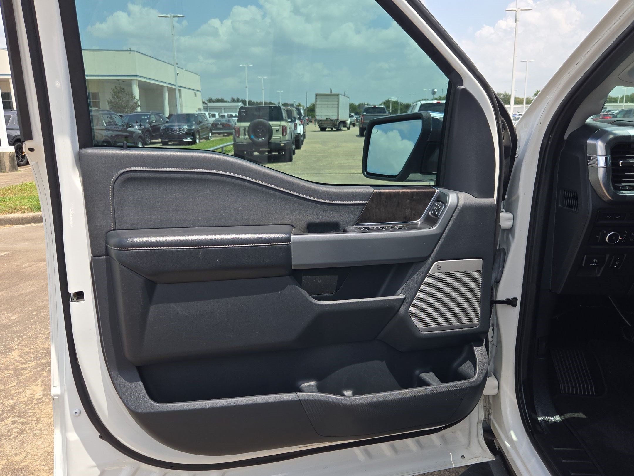 Used 2021 Ford F150 Lariat w/ Equipment Group 502A High AWD/4WD image 13