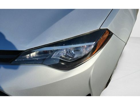 Used 2017 Toyota Corolla LE image 9