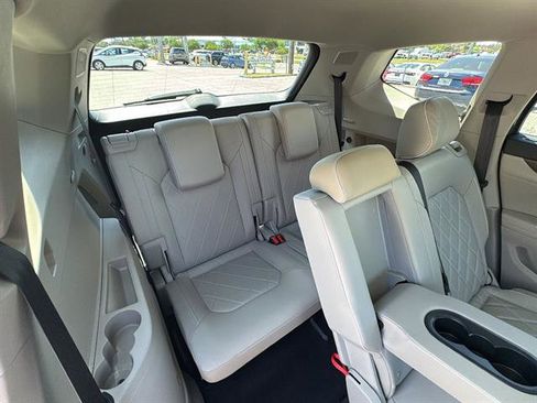 Certified 2025 Volkswagen Atlas SEL Premium R-Line image 16