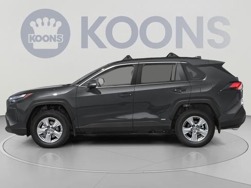 Used 2025 Toyota RAV4 XLE AWD/4WD image 4